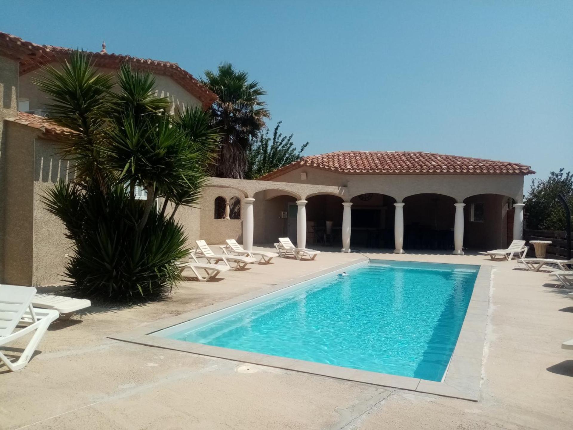 Bienvenue A L Hacienda Villa Magalas Buitenkant foto